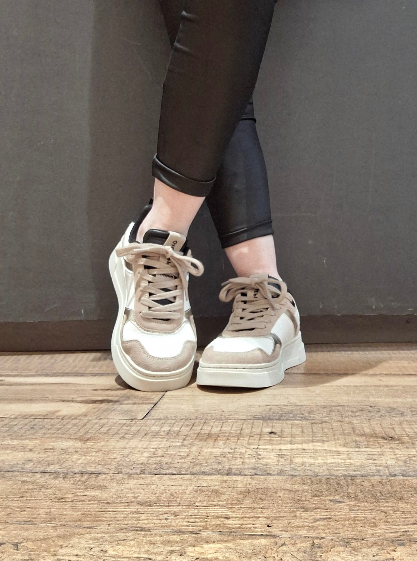 Sneakers Tuma